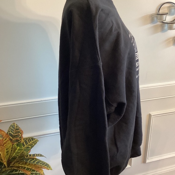 Oversized Sweatshirt ( Size: X-Large)  PREOWNED - Picture 2 of 3